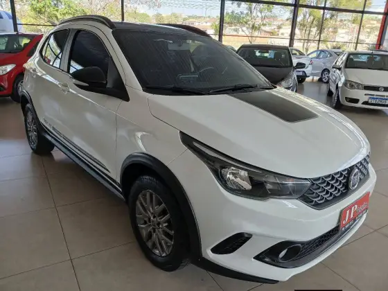 FIAT ARGO 1.8 E.TORQ FLEX TREKKING AT6 FIAT ARGO 1.8 E.TORQ FLEX TREKKING AT6