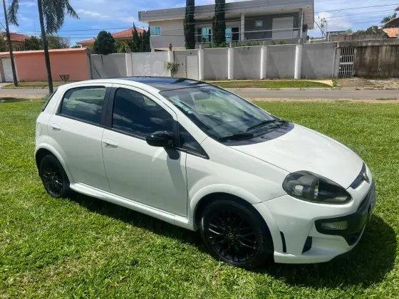 FIAT PUNTO 1.8 BLACKMOTION 16V FLEX 4P AUTOMATIZADO FIAT PUNTO 1.8 BLACKMOTION 16V FLEX 4P AUTOMATIZADO