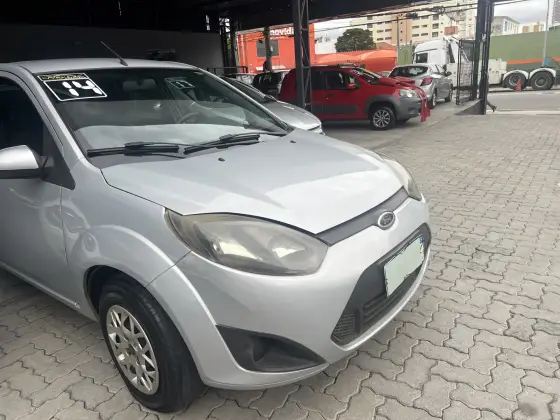 FORD FIESTA 1.0 ROCAM SE PLUS HATCH 8V FLEX 4P MANUAL