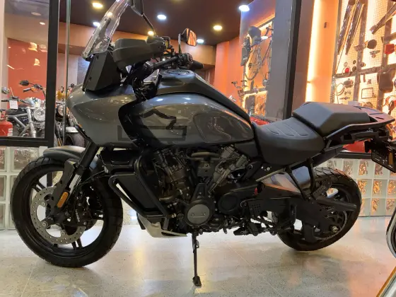 HARLEY-DAVIDSON PAN AMERICA 1250 S 