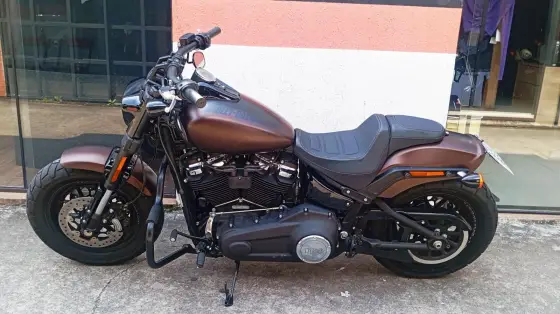 HARLEY-DAVIDSON SOFTAIL FAT BOB 114 
