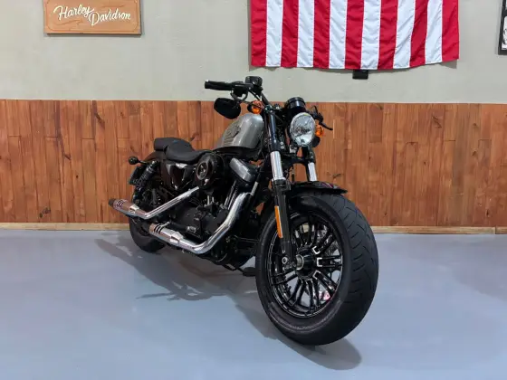HARLEY-DAVIDSON SPORTSTER FORTY-EIGHT 