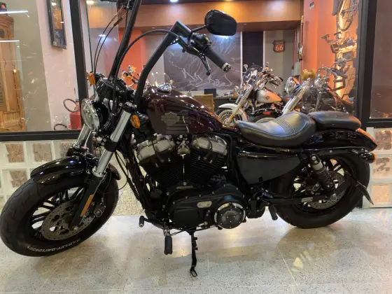 HARLEY-DAVIDSON SPORTSTER FORTY-EIGHT 