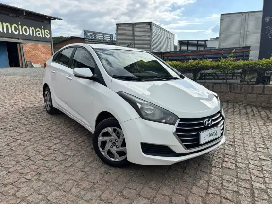 HYUNDAI HB20S 1.0 COMFORT PLUS 12V FLEX 4P MANUAL