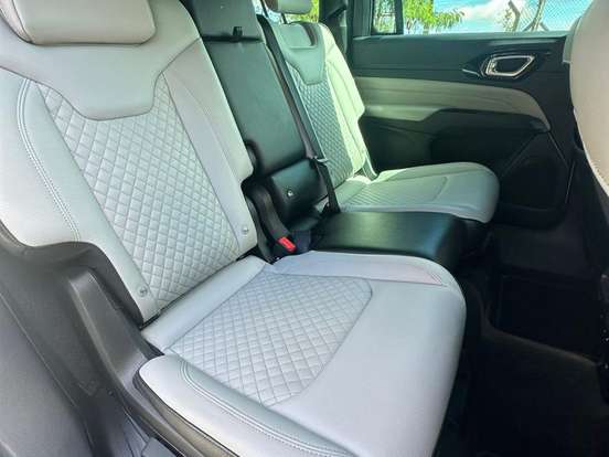 JEEP-COMMANDER-2.0 TD380 TURBO DIESEL LIMITED AT9 JEEP-COMMANDER-2021