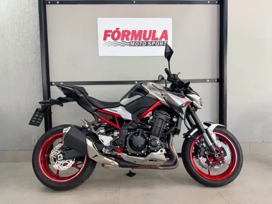 KAWASAKI Z900 