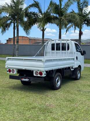 KIA-BONGO-2021