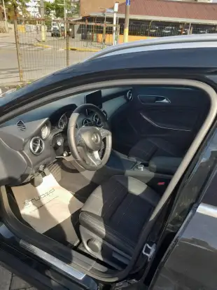 MERCEDES-BENZ-GLA 200-2017