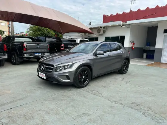 MERCEDES-BENZ GLA 200 1.6 CGI ADVANCE 16V TURBO FLEX 4P AUTOMÁTICO