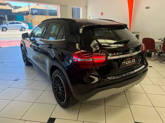 MERCEDES-BENZ-GLA 200-2020