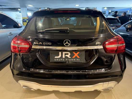 MERCEDES-BENZ-GLA 200-2019