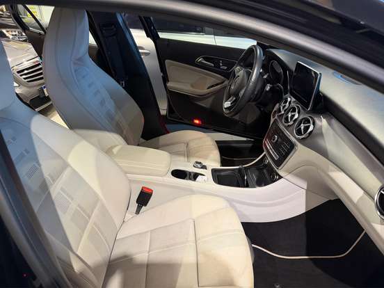 MERCEDES-BENZ-GLA 200-1.6 CGI FLEX ADVANCE 7G-DCT MERCEDES-BENZ-GLA 200-2019