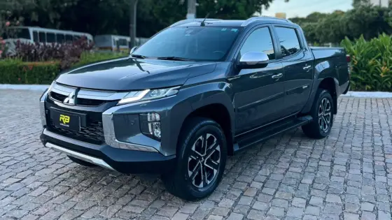 MITSUBISHI L200 TRITON 2.4 16V TURBO DIESEL SPORT HPE-S CD 4P 4X4 AUTOMÁTICO