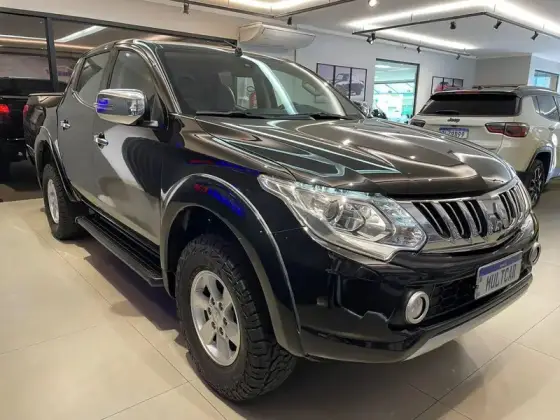 MITSUBISHI L200 TRITON 2.4 16V TURBO DIESEL SPORT HPE-S CD 4P 4X4 AUTOMÁTICO