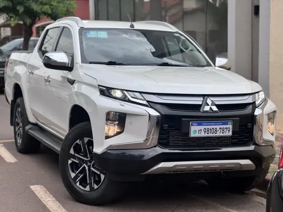 MITSUBISHI L200 TRITON 2.4 16V TURBO DIESEL SPORT HPE-S CD 4P 4X4 AUTOMÁTICO MITSUBISHI L200 TRITON 2.4 16V TURBO DIESEL SPORT HPE-S CD 4P 4X4 AUTOMÁTICO