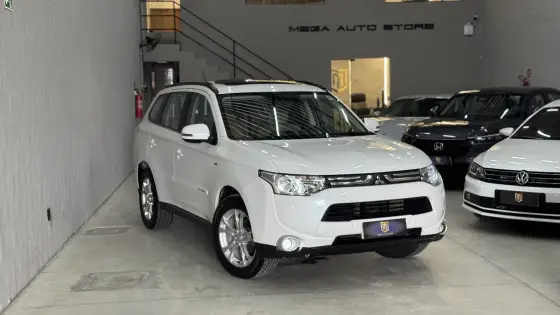 MITSUBISHI OUTLANDER 3.0 GT 4X4 V6 24V GASOLINA 4P AUTOMÁTICO