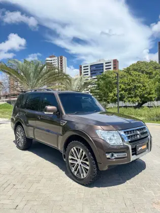 MITSUBISHI PAJERO FULL 3.2 HPE 4X4 16V TURBO INTERCOOLER DIESEL 4P AUTOMÁTICO MITSUBISHI PAJERO FULL 3.2 HPE 4X4 16V TURBO INTERCOOLER DIESEL 4P AUTOMÁTICO