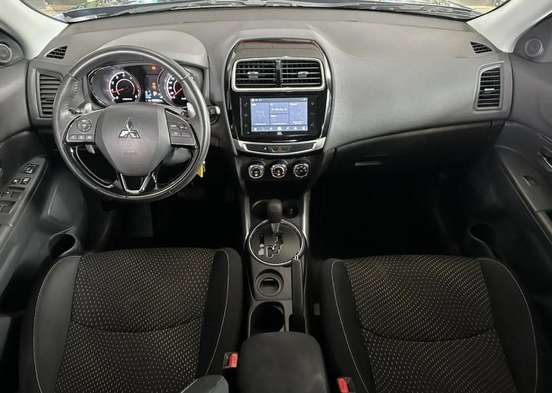 MITSUBISHI-OUTLANDER-2020