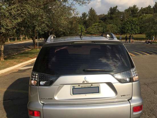 MITSUBISHI-OUTLANDER-3.0 GT 4X4 V6 24V GASOLINA 4P AUTOMÁTICO MITSUBISHI-OUTLANDER-2010