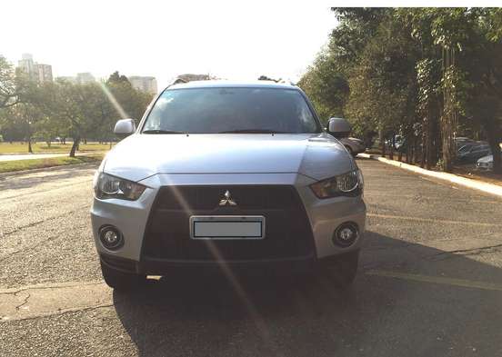 MITSUBISHI-OUTLANDER-2010