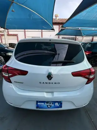 RENAULT-SANDERO-2019