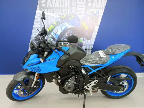 SUZUKI GSX-8S SUZUKI GSX-8S