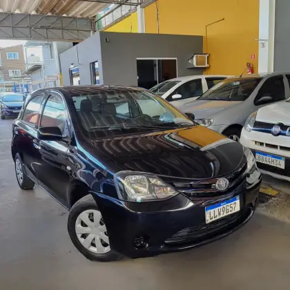 TOYOTA ETIOS 1.3 XS 16V FLEX 4P MANUAL TOYOTA ETIOS 1.3 XS 16V FLEX 4P MANUAL