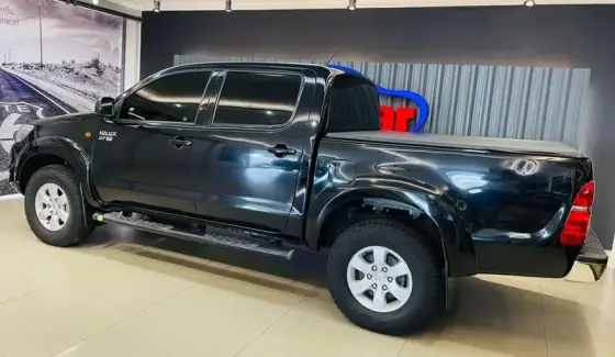 TOYOTA HILUX 2.7 SR 4X2 CD 16V FLEX 4P AUTOMÁTICO TOYOTA HILUX 2.7 SR 4X2 CD 16V FLEX 4P AUTOMÁTICO
