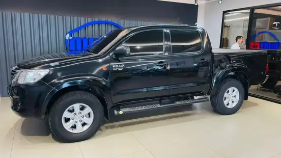 TOYOTA-HILUX-2015