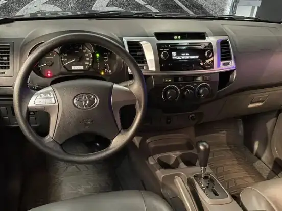 TOYOTA-HILUX-2.7 SR 4X2 CD 16V FLEX 4P AUTOMÁTICO TOYOTA-HILUX-2015