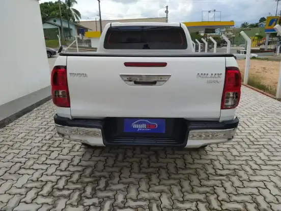 TOYOTA-HILUX-2020