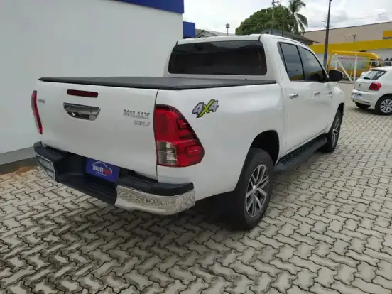 TOYOTA-HILUX-2020