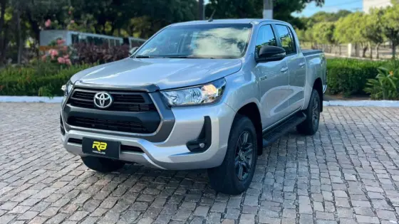 TOYOTA HILUX 2.8 D-4D TURBO DIESEL CD SR 4X4 AUTOMÁTICO