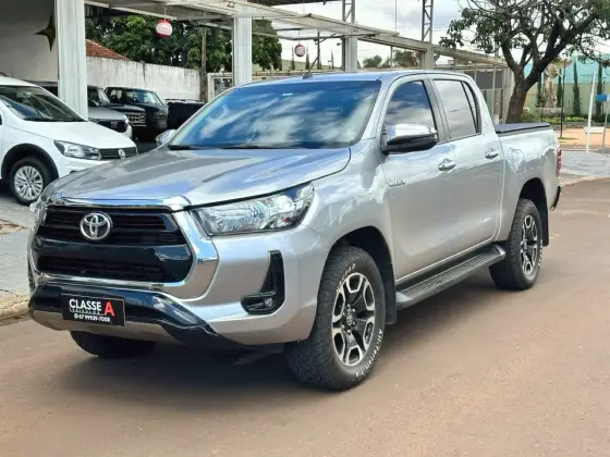 TOYOTA HILUX 2.8 D-4D TURBO DIESEL CD SRV 4X4 AUTOMÁTICO TOYOTA HILUX 2.8 D-4D TURBO DIESEL CD SRV 4X4 AUTOMÁTICO