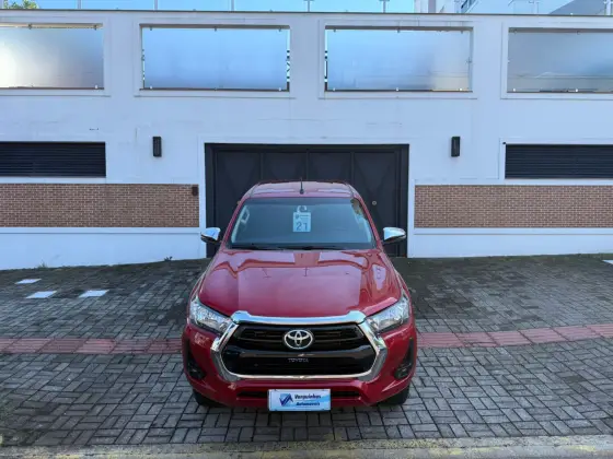 TOYOTA HILUX 2.8 D-4D TURBO DIESEL CD SRV 4X4 AUTOMÁTICO