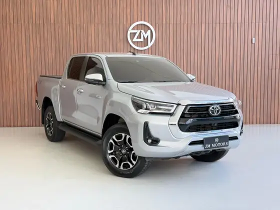 TOYOTA HILUX 2.8 D-4D TURBO DIESEL CD SRX 4X4 AUTOMÁTICO