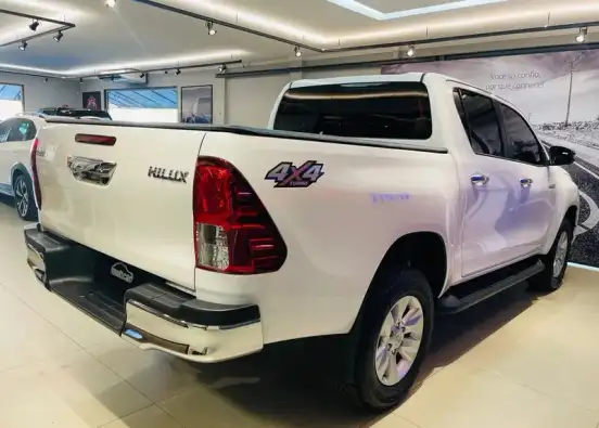 TOYOTA-HILUX-2020