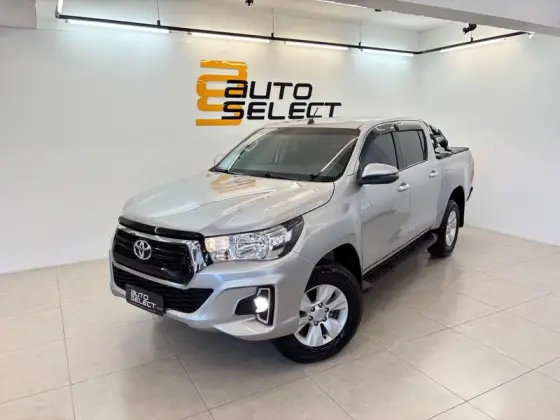 TOYOTA HILUX 2.8 SR 4X4 CD 16V DIESEL 4P AUTOMÁTICO