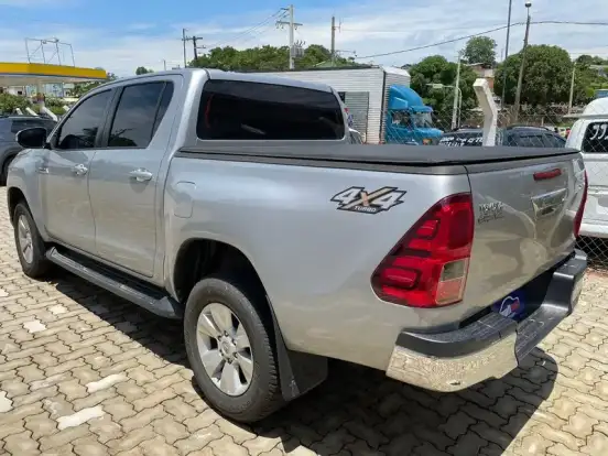 TOYOTA-HILUX-2.8 SRV 4X4 CD 16V DIESEL 4P AUTOMÁTICO TOYOTA-HILUX-2015
