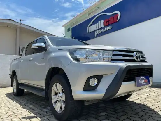 TOYOTA-HILUX-2.8 SRV 4X4 CD 16V DIESEL 4P AUTOMÁTICO TOYOTA-HILUX-2015
