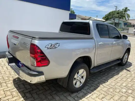 TOYOTA-HILUX-2.8 SRV 4X4 CD 16V DIESEL 4P AUTOMÁTICO TOYOTA-HILUX-2015