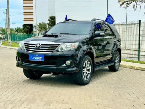 TOYOTA HILUX SW4 3.0 SRV 4X4 7 LUGARES 16V TURBO INTERCOOLER DIESEL 4P AUTOMÁTICO
