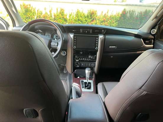 TOYOTA-HILUX SW4-2019