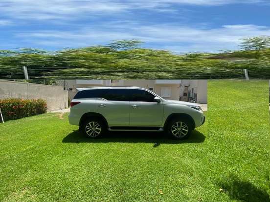 TOYOTA-HILUX SW4-2.8 SRX 4X4 7 LUGARES 16V TURBO INTERCOOLER DIESEL 4P AUTOMÁTICO TOYOTA-HILUX SW4-2019