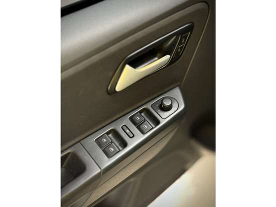 VOLKSWAGEN-FOX-2013