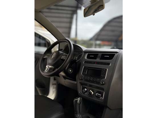 VOLKSWAGEN-FOX-2013