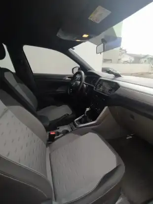 VOLKSWAGEN-T-CROSS-2019