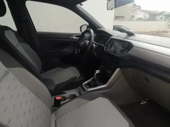 VOLKSWAGEN-T-CROSS-1.0 200 TSI TOTAL FLEX AUTOMÁTICO VOLKSWAGEN-T-CROSS-2019