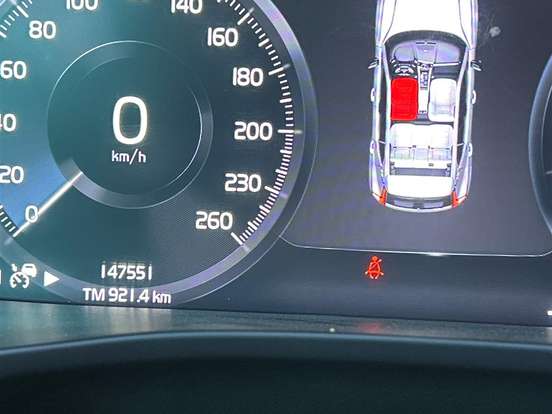 VOLVO-XC40-2.0 T5 GASOLINA MOMENTUM AWD GEARTRONIC VOLVO-XC40-2018