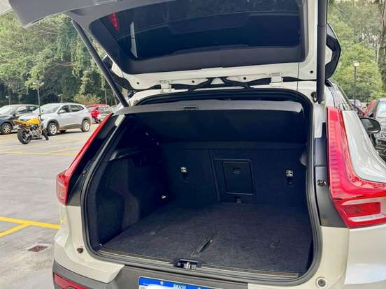 VOLVO-XC40-2.0 T5 GASOLINA R-DESIGN AWD GEARTRONIC VOLVO-XC40-2018
